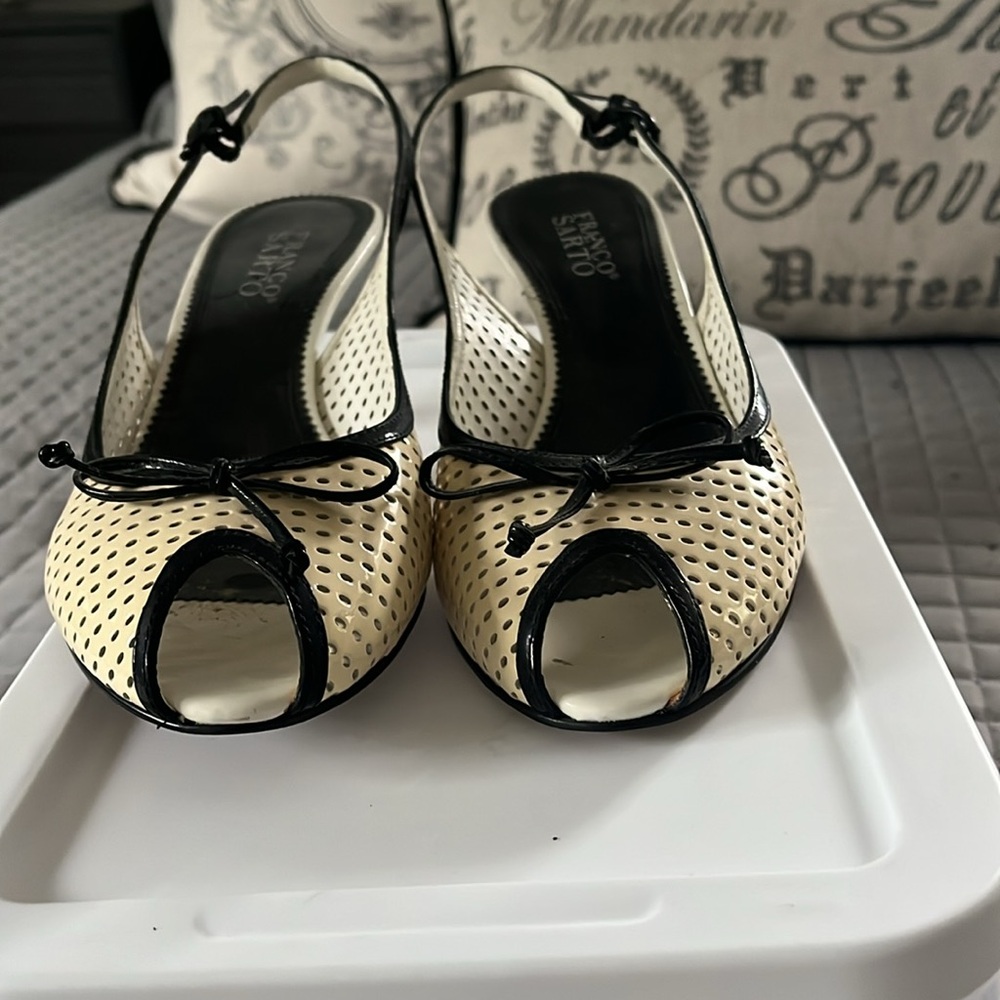 Franco Sarto Cream and Black Heels with Perforated Leather - Picture 5 of 8